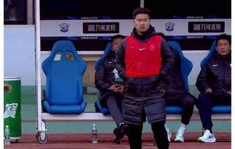 九游体育入口-举重附加赛焦点战：齐鲁雄狮队逆转庐州雷豹队，客场强势带走胜利。快速转换撕裂防线